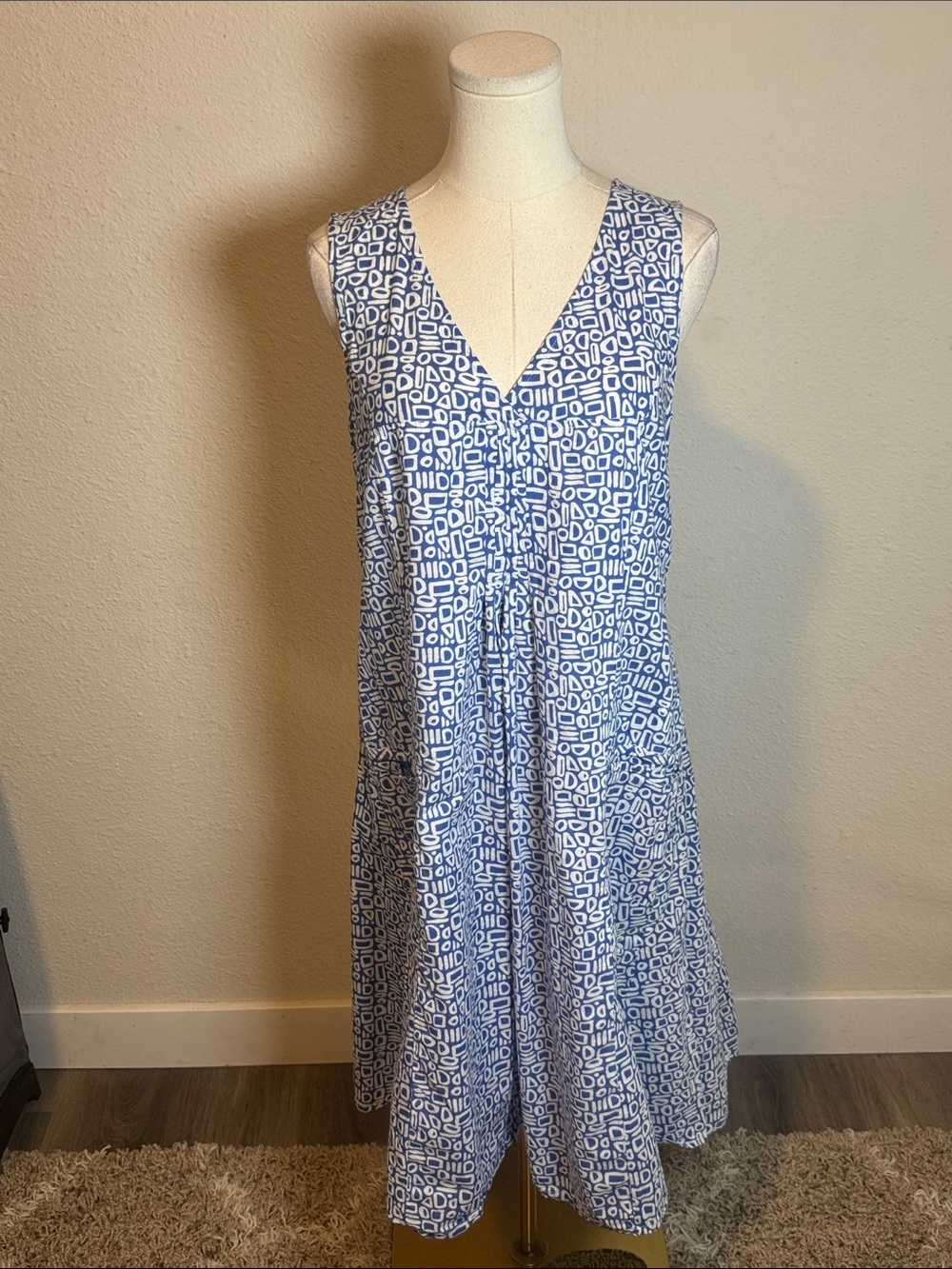 Tulip Sleeveless Cotton V-Neck Dress Blue/White Geo Print size Small